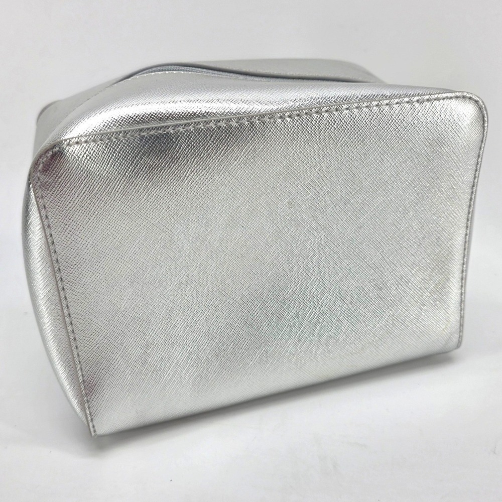 Givenchy Parfums Cosmetic Bag Silver Metallic Star Zipper Travel Makeup Cube‎